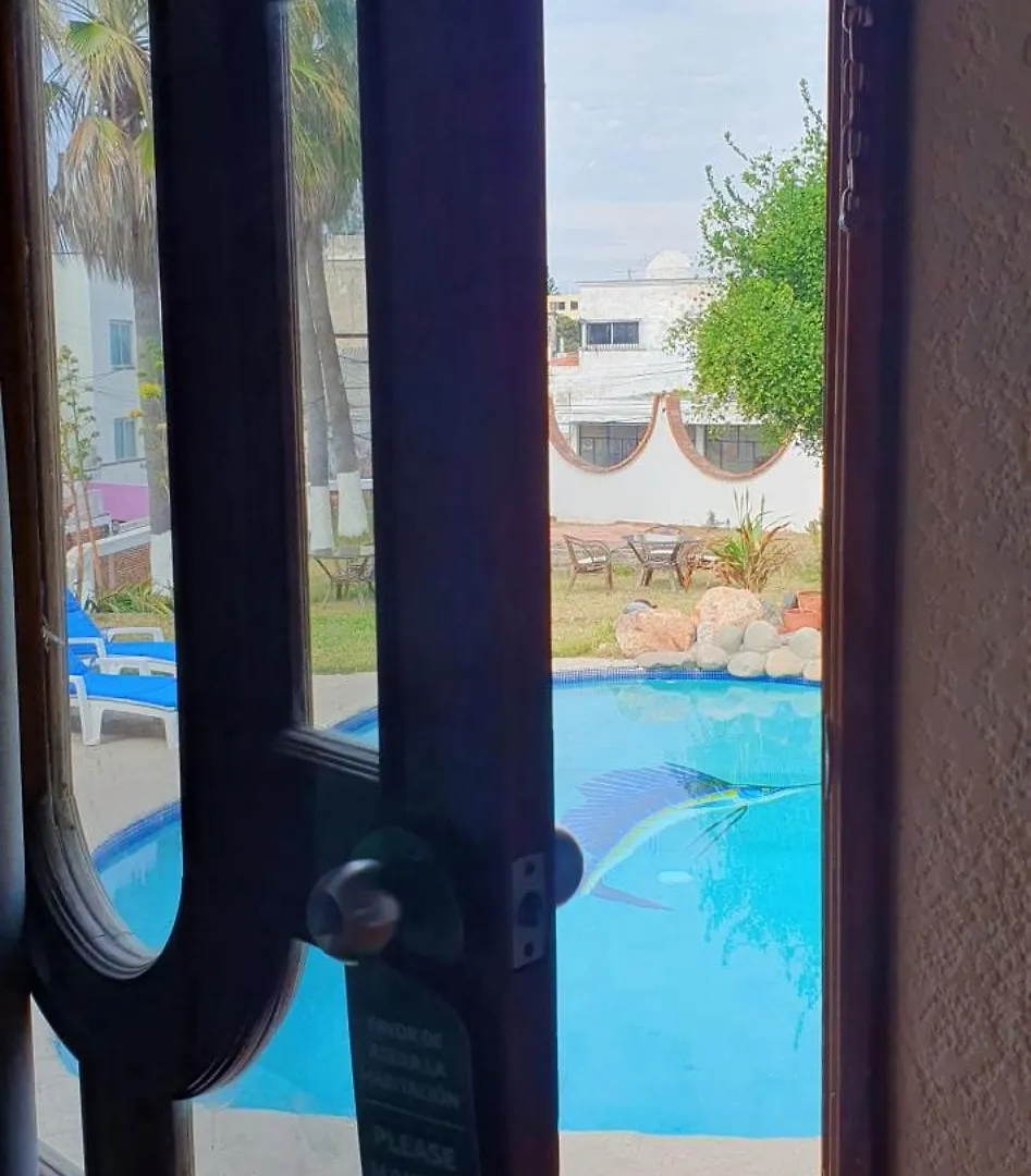 Hill House Mazatlan - Bed & Breakfast