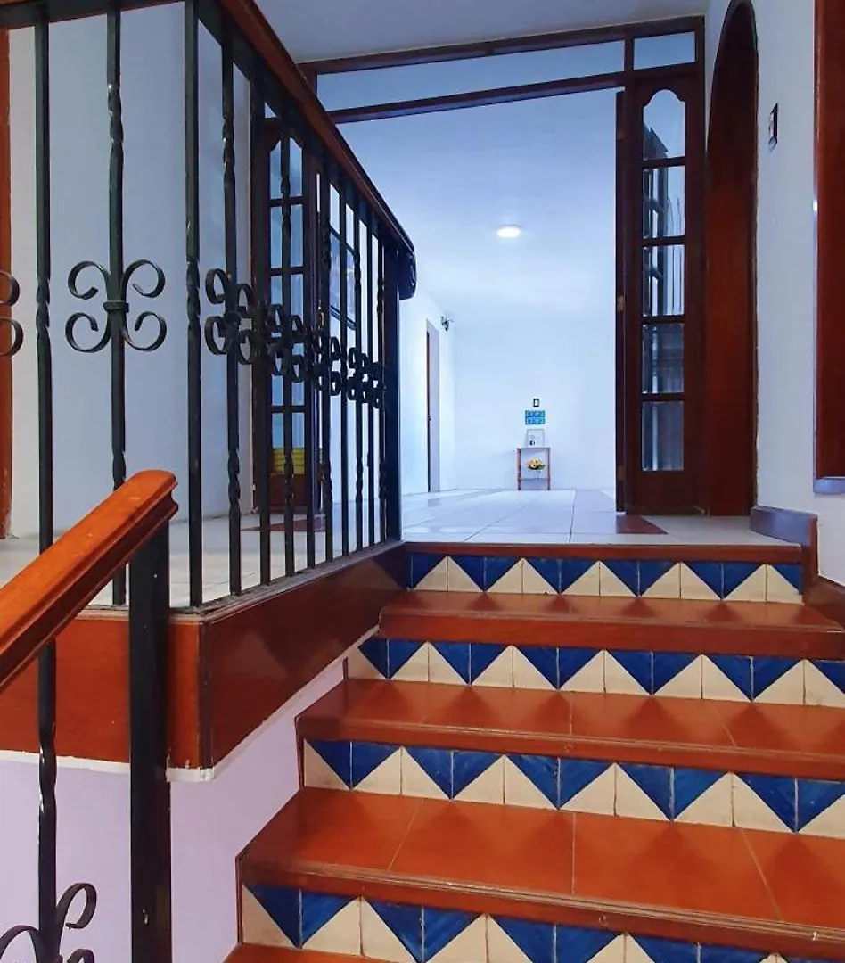Hill House Mazatlan - Bed & Breakfast Mexico