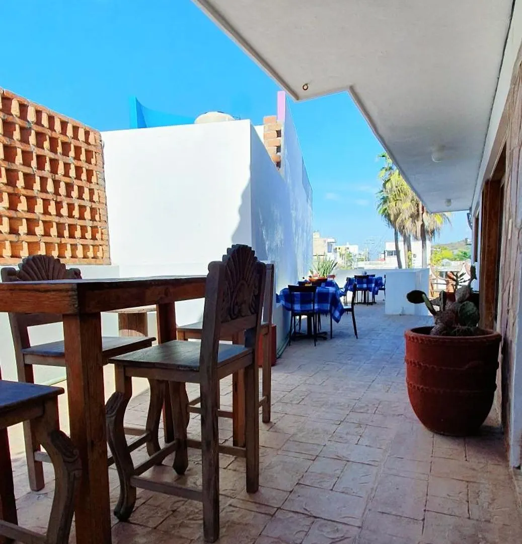 Hill House Mazatlan - Bed & Breakfast