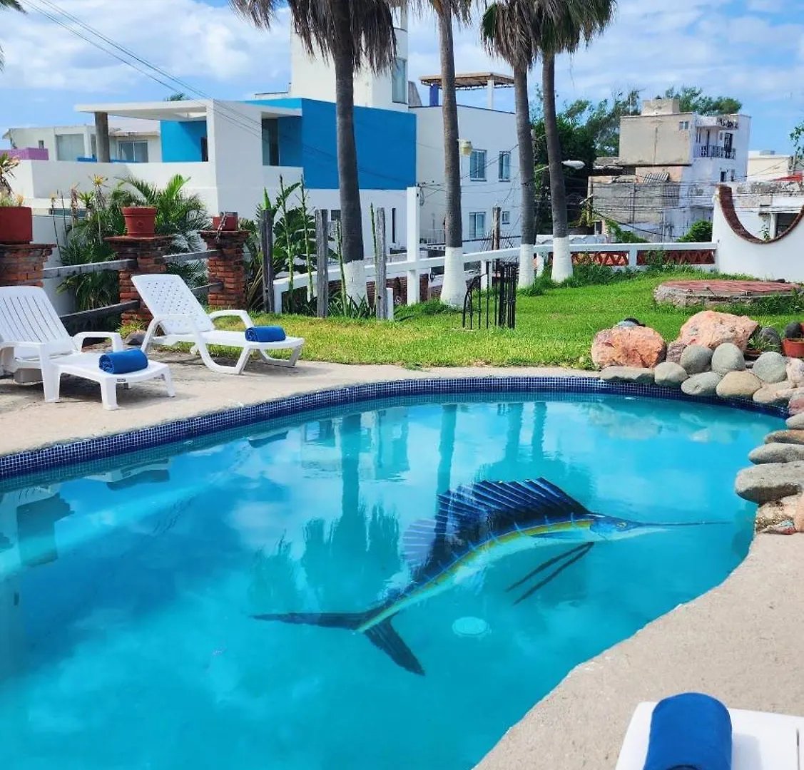 Hill House Mazatlan - Bed & Breakfast
